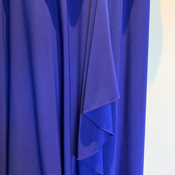 Laura Plus Dress - Picture 4 of 7